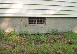 Open crawl space vents that let rodents, termites, and other pests in a home in Statesboro